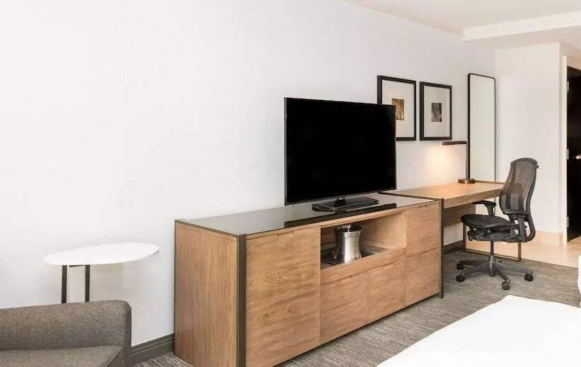 Executive-huone King-vuode, Hilton Columbus/polaris