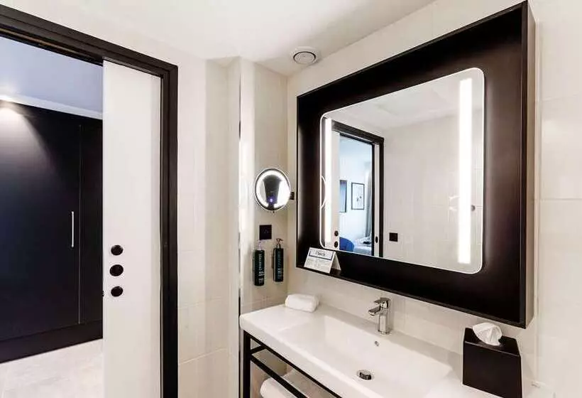 Standard-huone King-vuode, Hilton Columbus/polaris