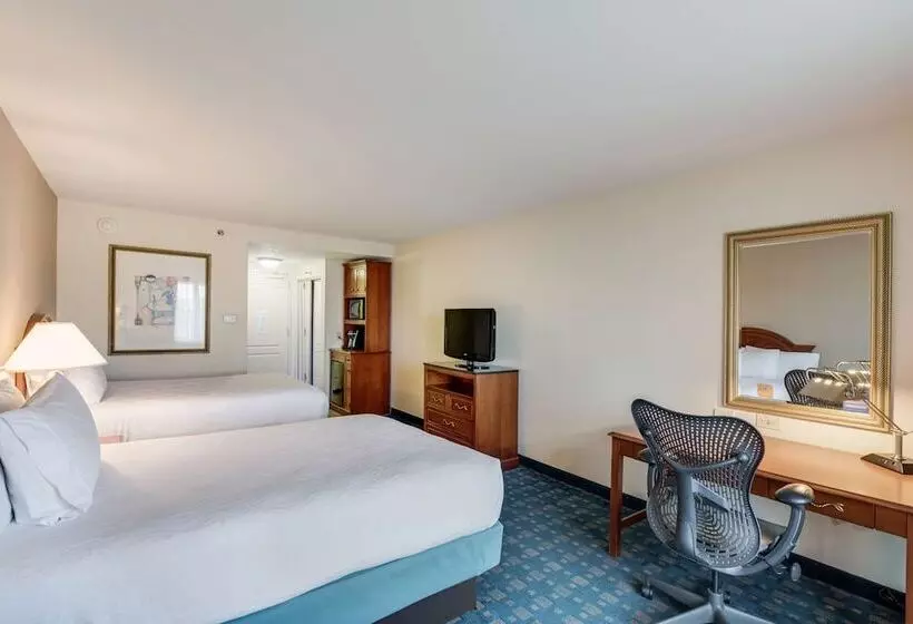 ２ダブルベッドのスタンダードルーム, Hilton Garden Inn Suffolk Riverfront