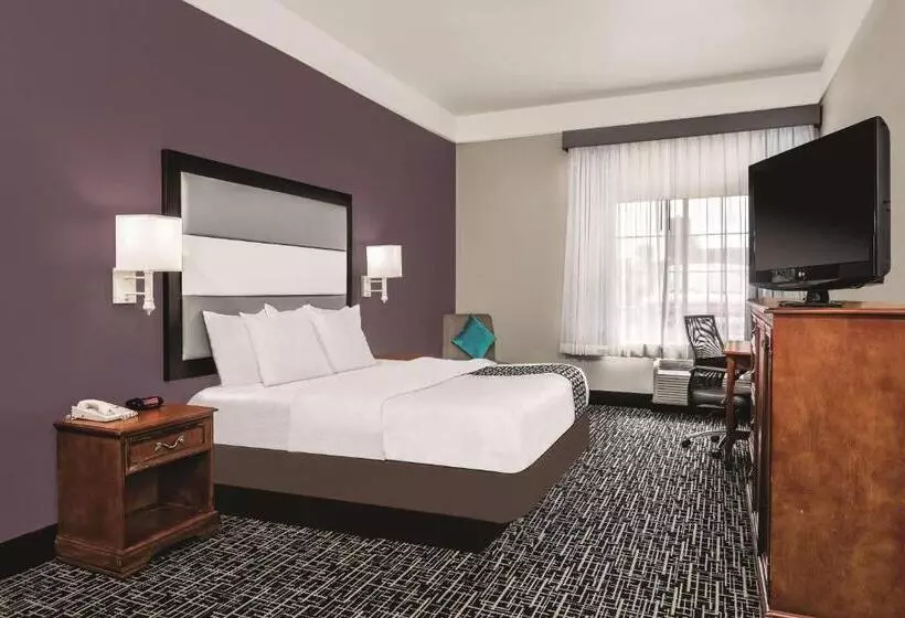 キングサイズベッドのデラックスルーム, La Quinta By Wyndham Rosenberg