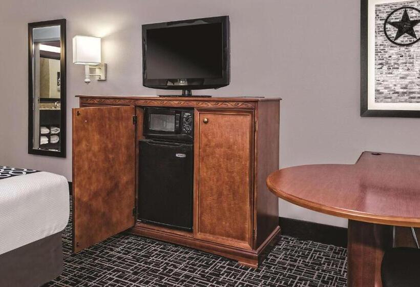 Номер Deluxe, La Quinta By Wyndham Rosenberg