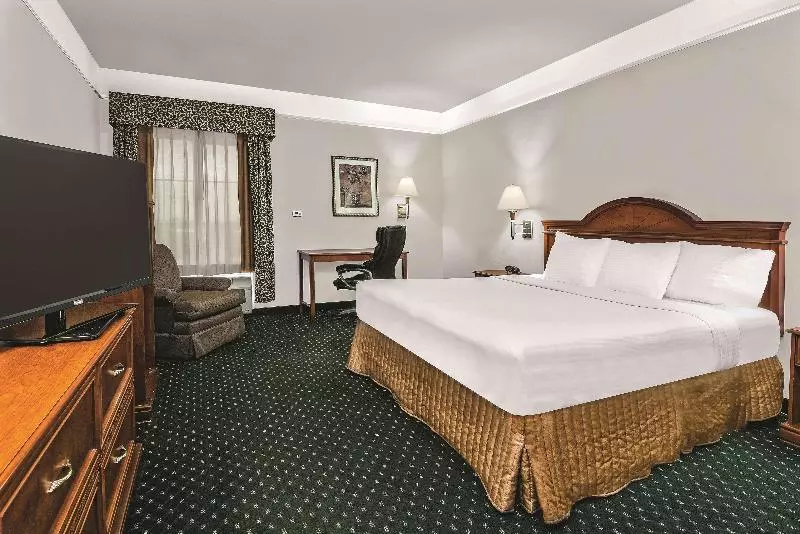 キングサイズベッドのスタンダードルーム, La Quinta By Wyndham Stephenville