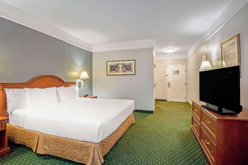 חדר סטנדרט עם מיטת קינג, La Quinta By Wyndham Stephenville