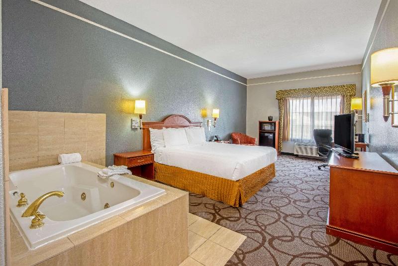 חדר סטנדרט עם מיטת קינג, La Quinta By Wyndham Stephenville