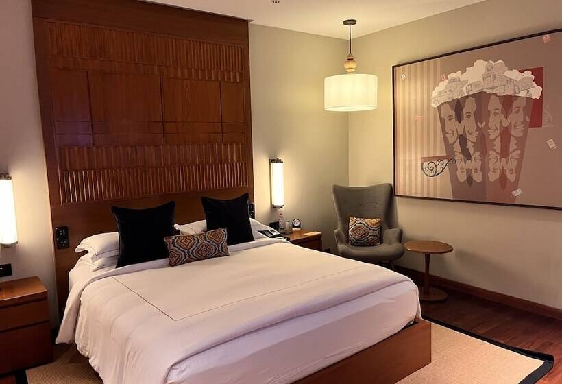 クラブスイート, Taj City Centre New Town