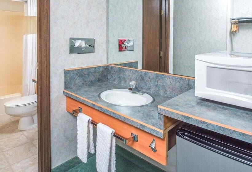 סוויטה, Travelodge By Wyndham Kalispell