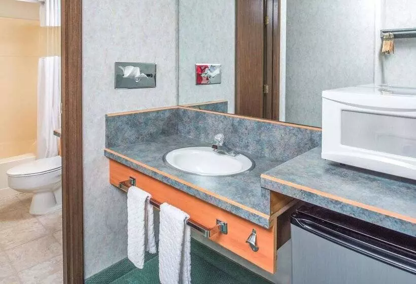 سوییت, Travelodge By Wyndham Kalispell