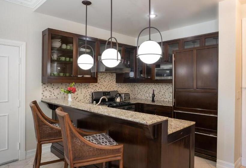 Suite z Balkonem, Scrub Island Resort, Spa & Marina