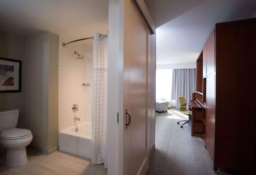 ２ダブルベッドのスタンダードルーム, Doubletree By Hilton Hotel Biloxi