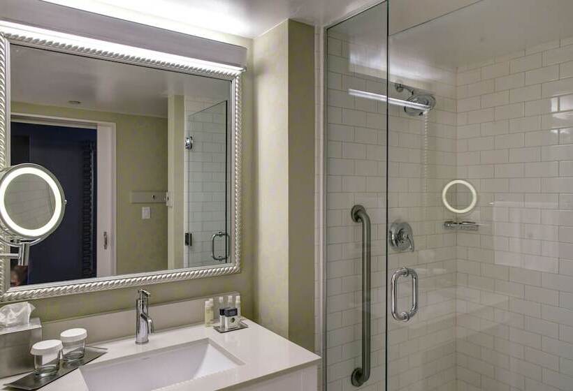 غرفة قياسية لذوى الاحتياجات الخاصة, Doubletree By Hilton Hotel Biloxi