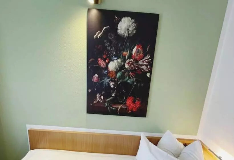 اتاق استاندارد یک نفره, Europa Hotel City