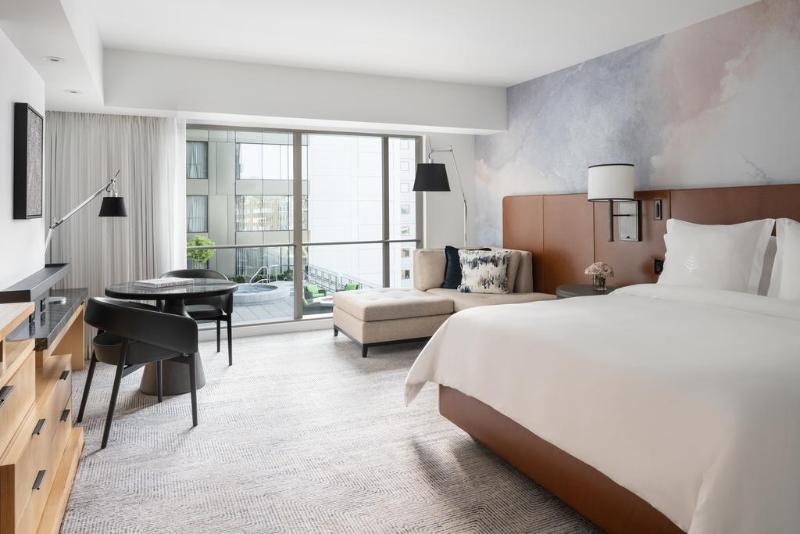 스탠다드 룸 킹사이즈 침대, Four Seasons Hotel Seattle