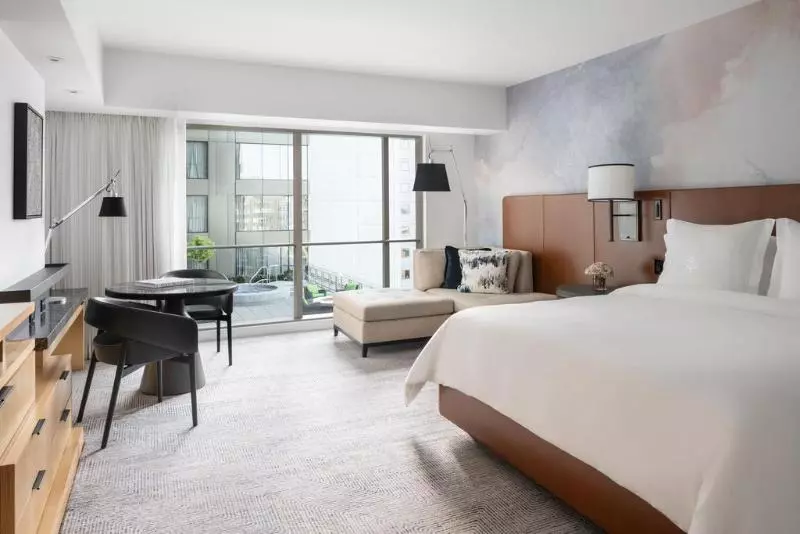 اتاق استاندارد با تخت بزرگ, Four Seasons Hotel Seattle