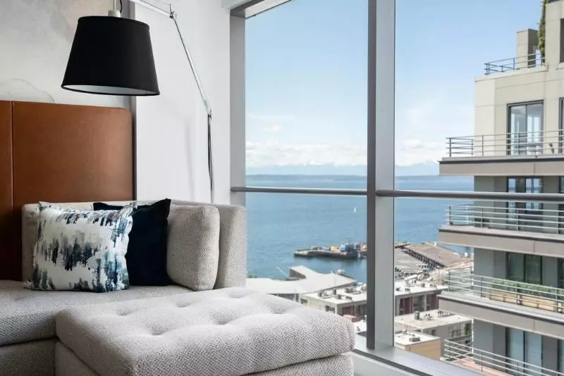 سوییت لوکس, Four Seasons Hotel Seattle