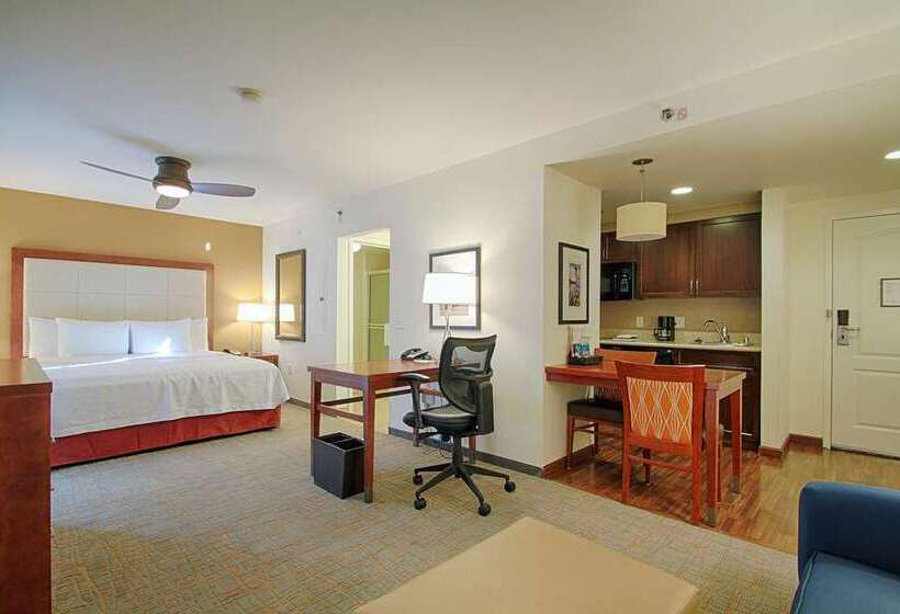 带大床的标准工作室, Homewood Suites By Hilton Las Vegas Airport