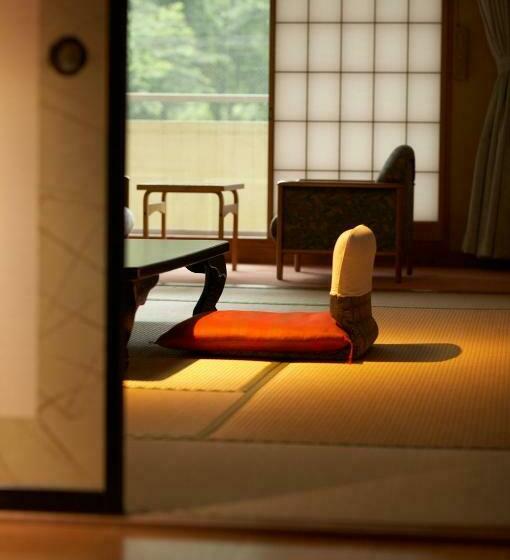 غرفة قياسية حمام مشترك, Satorikan