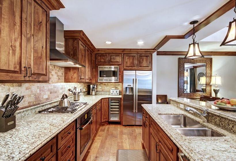 Апартаменты 3 Спальни, The Vail Collection At The Ritz Carlton Residences Vail