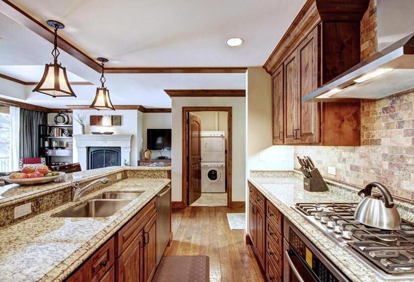 Апартаменты 3 Спальни, The Vail Collection At The Ritz Carlton Residences Vail