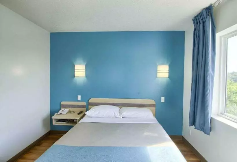 身障者適用スタンダードルーム, Motel 6 Portsmouth, Nh
