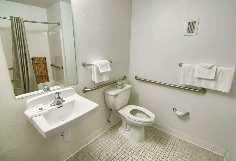 身障者適用スタンダードルーム, Motel 6 Portsmouth, Nh