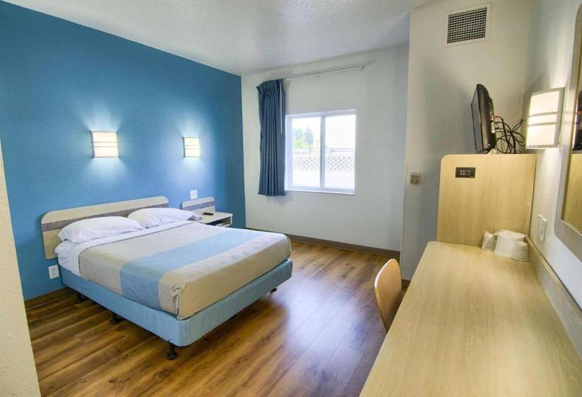 Номер Стандарт, Motel 6 Portsmouth, Nh