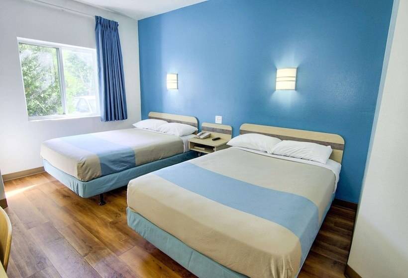 חדר סטנדרט שתי מיטות זוגיות, Motel 6 Portsmouth, Nh