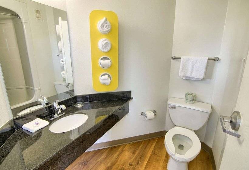 חדר סטנדרט שתי מיטות זוגיות, Motel 6 Portsmouth, Nh