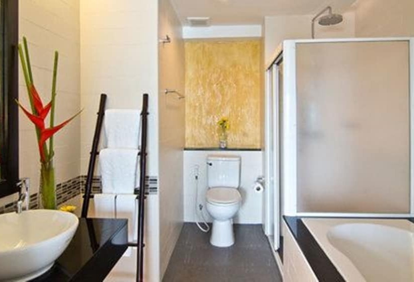 プールの見えるデラックスルーム, Palmyra Patong Resort Phuket  Sha Extra Plus