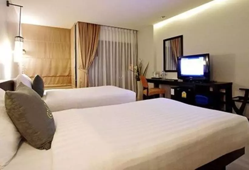 プールの見えるデラックスルーム, Palmyra Patong Resort Phuket  Sha Extra Plus