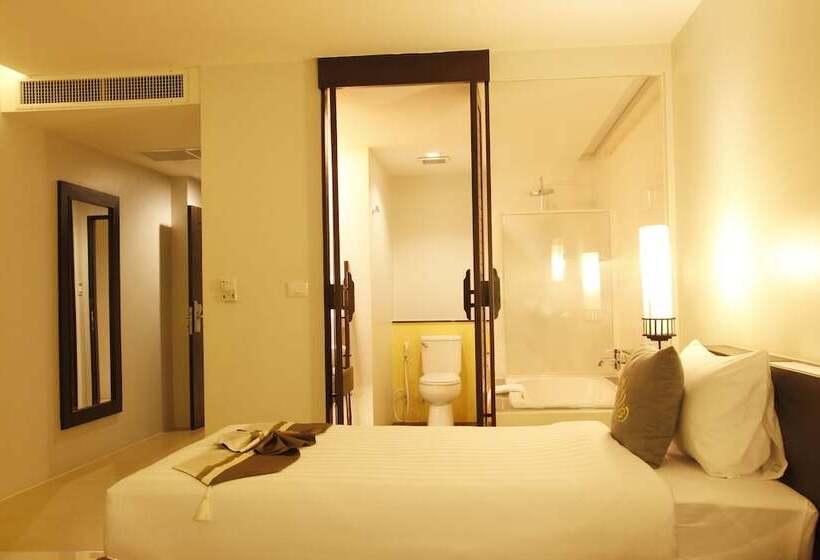 プールの見えるデラックスルーム, Palmyra Patong Resort Phuket  Sha Extra Plus