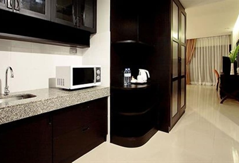 プールの見えるデラックスルーム, Palmyra Patong Resort Phuket  Sha Extra Plus