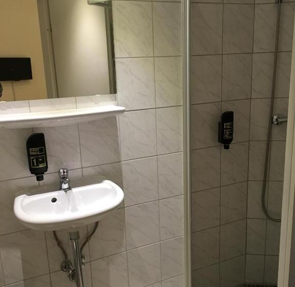 اتاق استاندارد سه نفره, Pension Adamshof