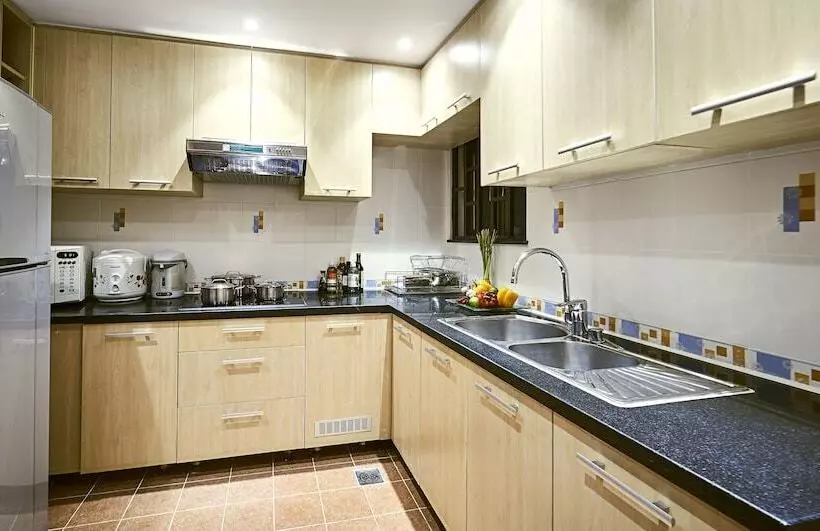 3 Bedroom Premium Apartment, Sherwood Residence