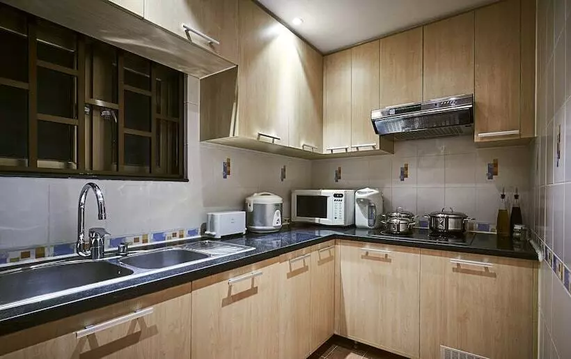 آپارتمان مدیریتی 3 خوابه, Sherwood Residence