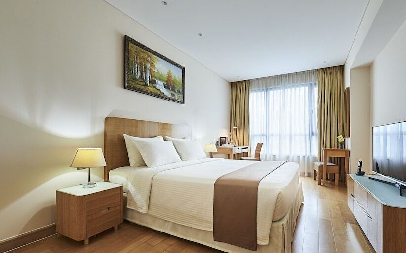 آپارتمان مدیریتی 3 خوابه, Sherwood Residence