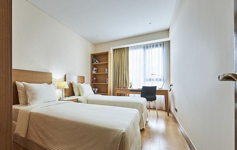 آپارتمان مدیریتی 3 خوابه, Sherwood Residence