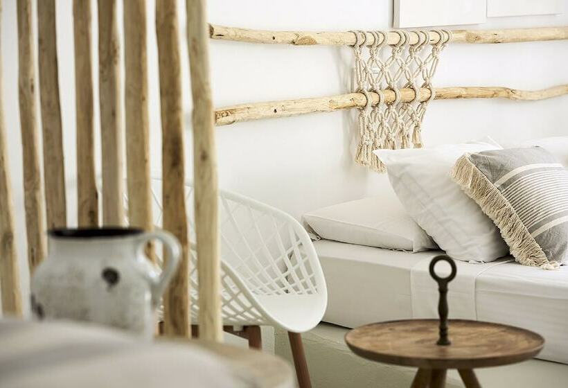 غرفة ديلوكس مطلّة علي البحر, Artemis Seaside Resort