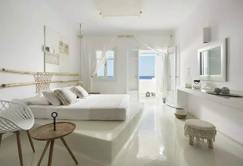 اتاق لوکس با چشم‌انداز دریا, Artemis Seaside Resort