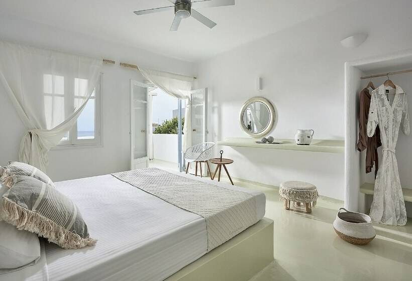 غرفة ديلوكس مطلّة علي البحر, Artemis Seaside Resort