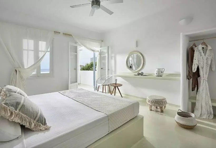 اتاق لوکس با چشم‌انداز دریا, Artemis Seaside Resort