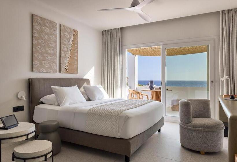 غرفة ديلوكس مطلّة علي البحر, Artemis Seaside Resort