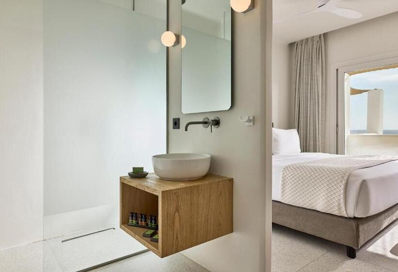 غرفة ديلوكس مطلّة علي البحر, Artemis Seaside Resort