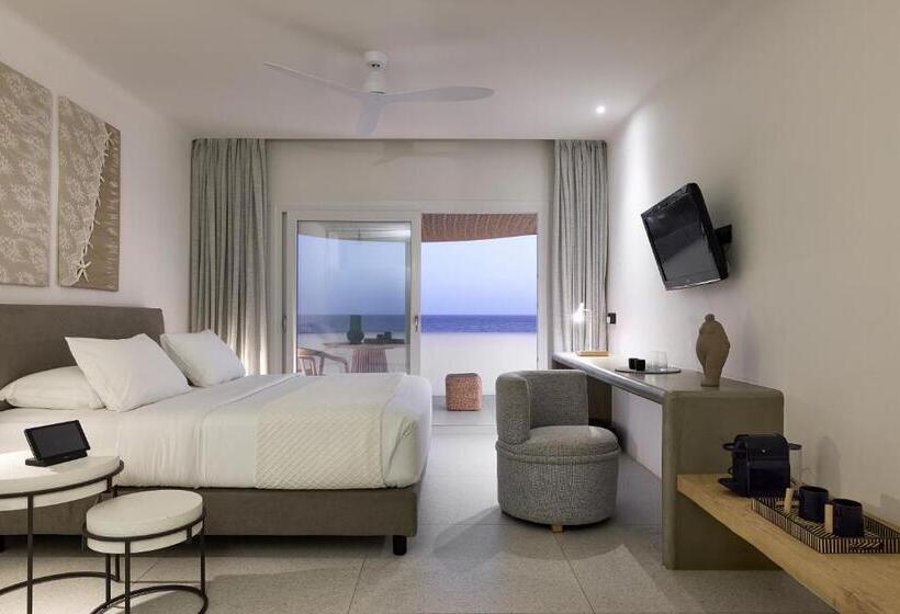 غرفة ديلوكس مطلّة علي البحر, Artemis Seaside Resort