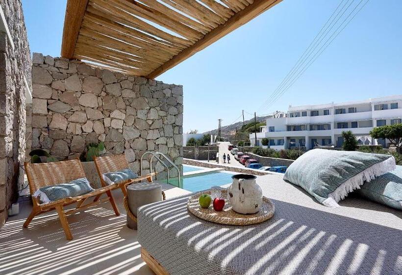 جناح سوبيريور, Artemis Seaside Resort