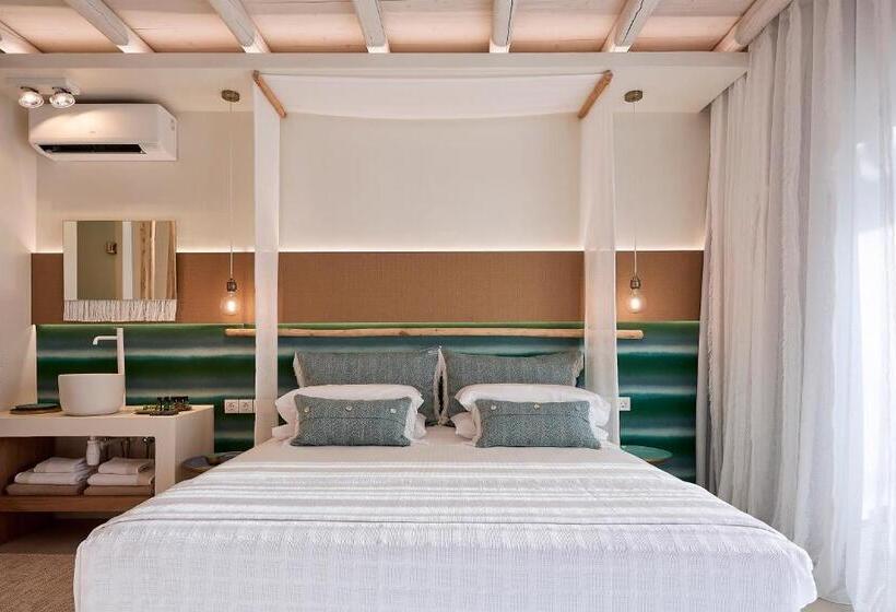 جناح سوبيريور, Artemis Seaside Resort