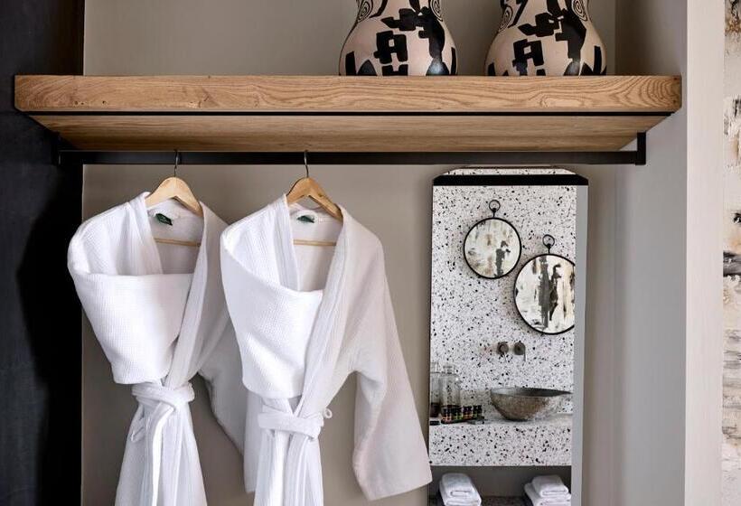 جناح مطلّ علي البحر, Artemis Seaside Resort