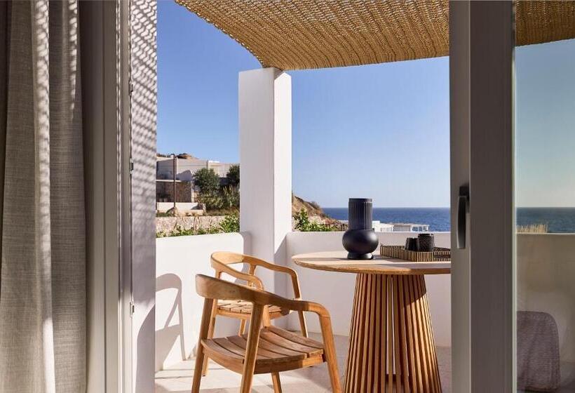 غرفة ديلوكس مطلّة علي البحر, Artemis Seaside Resort