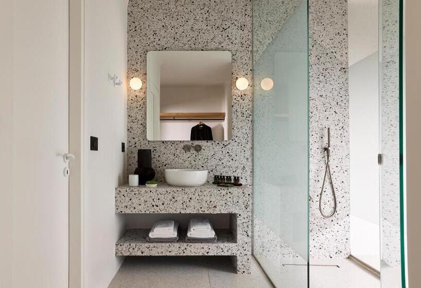 غرفة ديلوكس مطلّة علي البحر, Artemis Seaside Resort