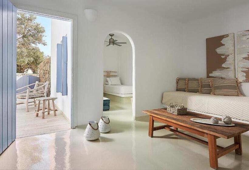 جناح عائلي, Artemis Seaside Resort