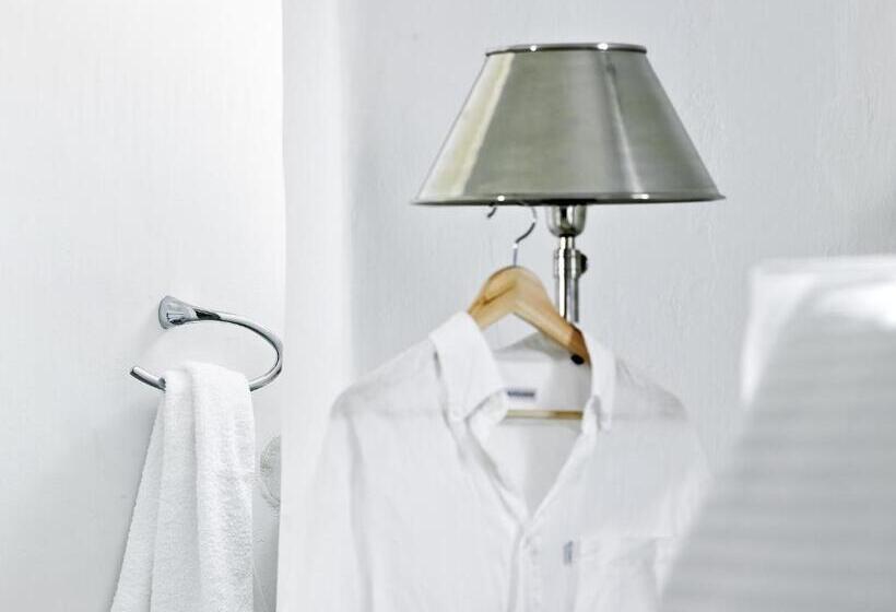 جناح عائلي, Artemis Seaside Resort